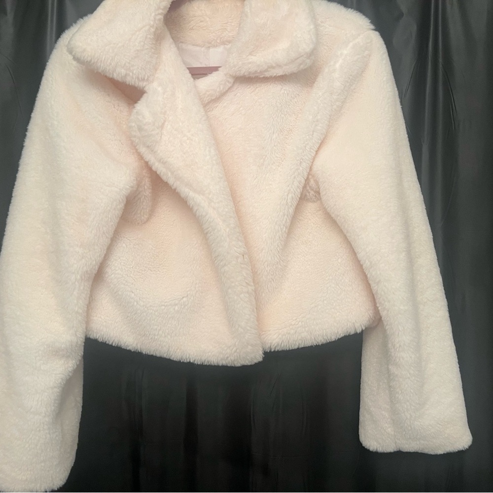 Cozy Faux Shearling Cropped Jacket - Cream